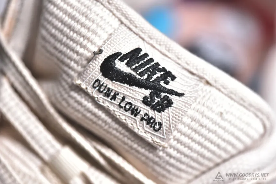 Albino & Preto X Dunk Low Sb Jiu-Jitsu