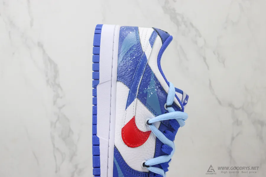 Nike Dunks Low White Black Blue