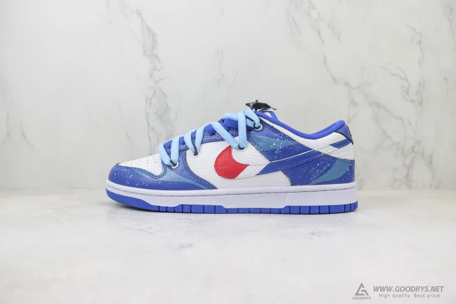 Nike Dunks Low White Black Blue