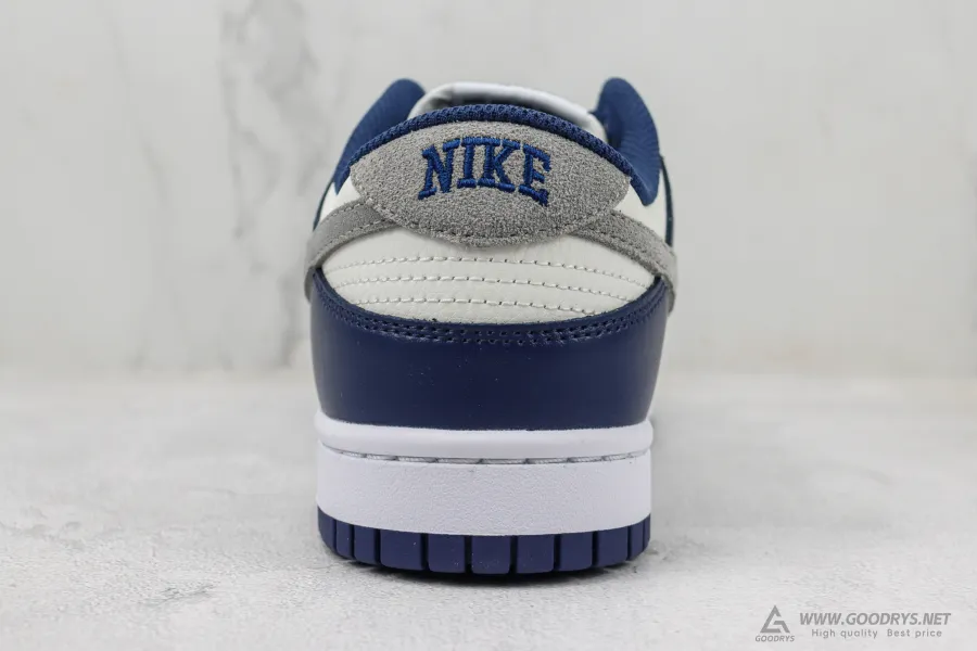 Dunk Low Midnight Navy 