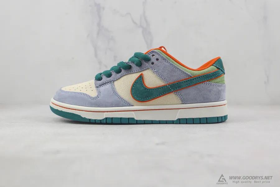 Dunk Low Green Blue Red